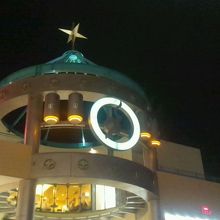 ステージ上の時計です