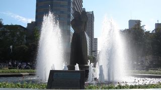 午後2時半、逆光