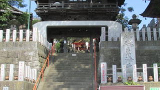 柏市・紅龍山東海寺(布施弁天）は大同2年（西暦807年）に弘法大師空海御作といわれる。