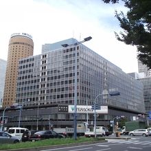 南西方向からの眺め