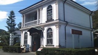 こちらでは高級な牛鍋料理のみ食べられます