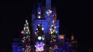 キャラクター集合、華やかなエレクトリカルパレード