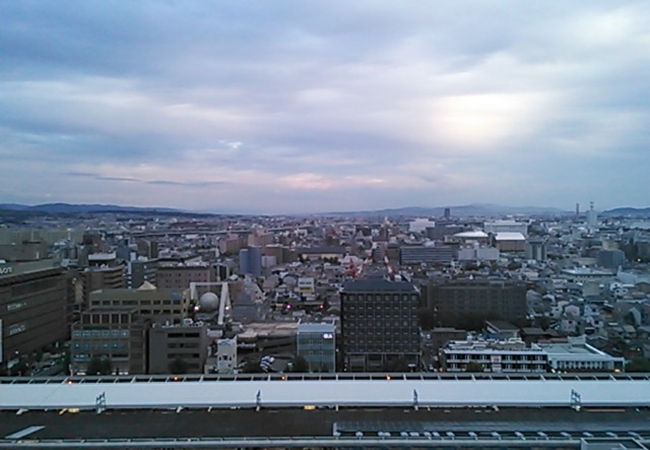 駅近で場所はいい。窓からの景色もいいです。