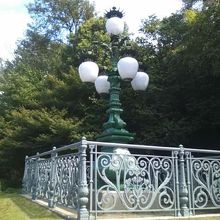 なかなかお洒落で美しい電燈です