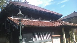 ハイカラ衣装の施設として知られています