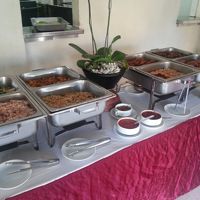 朝食のバイキング