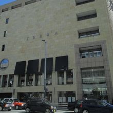 天神テルラビルの1階にあります。