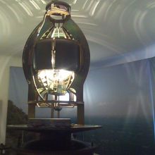 センサーに反応して点灯・回転するようになっていました