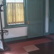 窓から見た内部の様子