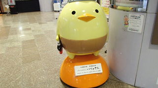 構内には、今治観光大使で、伊予観光大使の「いまばりゆるキャラ　バリィさん」 があります。