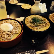 三種類の蕎麦が味わえる