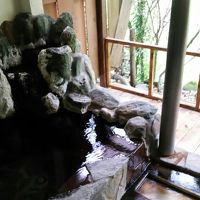 客室の岩風呂