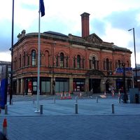 エントランス外で喫煙時の、向かいの建物の眺め