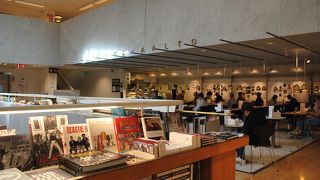 オシャレ本屋の中にあるカフェ