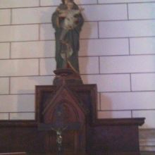 普通の教会なら撮影が憚られるマリア様ですが…