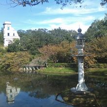 橋からの景観（小那沙美島燈台と川崎銀行本店方面）