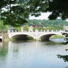 下流から浅野川大橋を望む