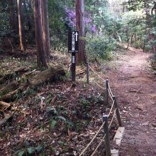 吉継の陣地までは道はきついですが、案内版が多い。