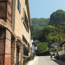 焼き物見学始まりメイン通り