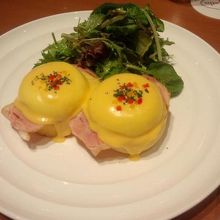 エッグベネディクト