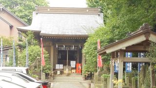 少しわかりづらい場所にあります