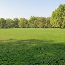 これは朝、まだ人がいない景色
