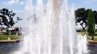 噴水が最大で見えなくなる