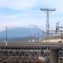 盛岡駅から見た岩手山