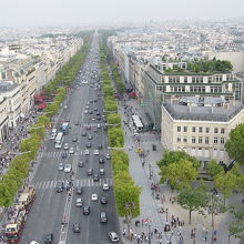 屋上からシャンゼリゼ大通りを望む