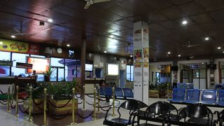 簡素な国際空港