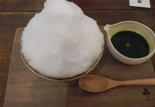 評判のこのお店でかき氷