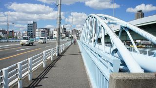 川口地区と中の島の西端を結ぶ橋