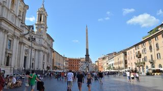 市民と観光客が集う広場！！