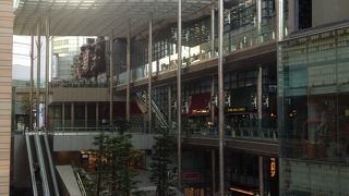 汐留駅直結の商業施設