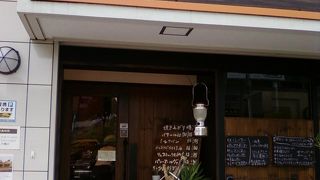 地元の人にはありがたいパン屋さんです。