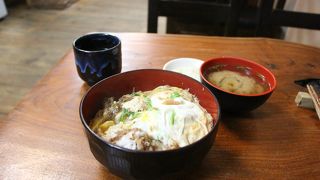しっかりとした味のカツ丼！