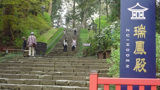 豪華な造りの霊屋