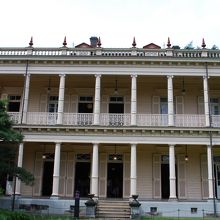 庭に面したバルコニー