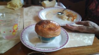 海沿いのロシアレストラン。つぼ焼きが看板メニュー