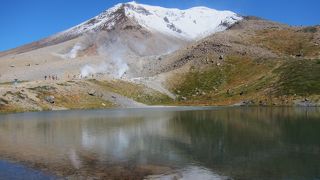 旭岳を映してきれい