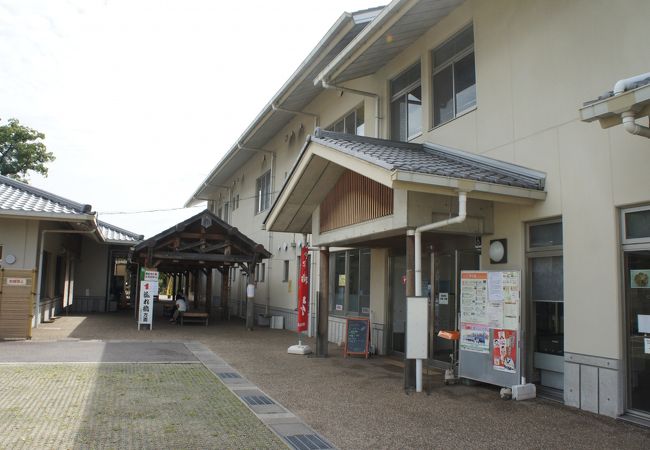 流れ橋のかつての姿をパネル展示