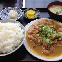 ホルモン定食（おかず・ごはん共に大）