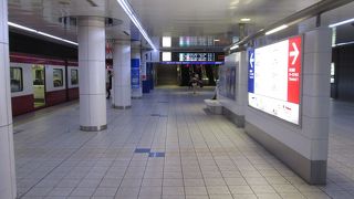 利用する航空会社によって改札が違う