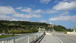 海と橋とビーチ