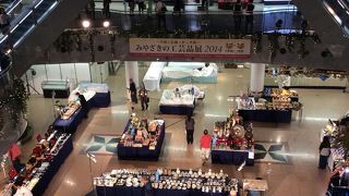 カードラウンジもあってもいいかも