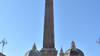 世界で唯一の“双子教会”？