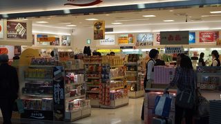 お土産を買うのに便利