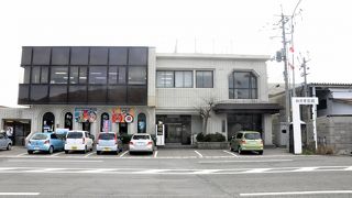 車は停めやすいです。