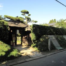 河原家の門構え