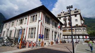 ベルニナ急行終点の駅です